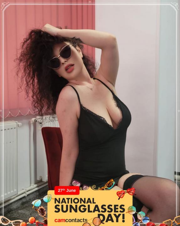 Webcam chat profile for CataleyaSky: Kissing