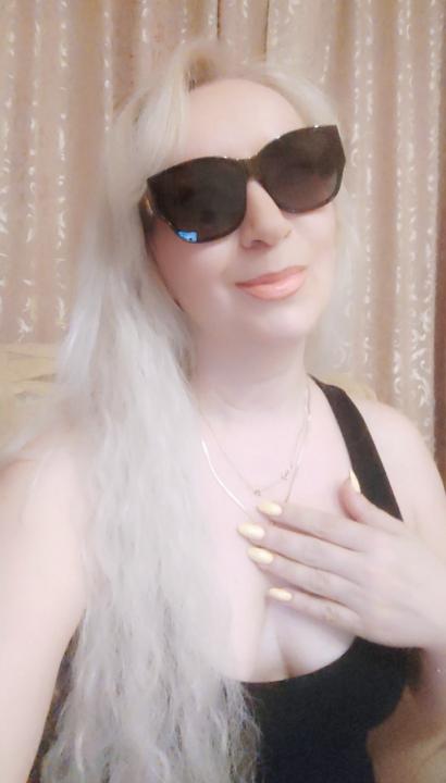 Webcam chat profile for ButterflyAlice: Nails