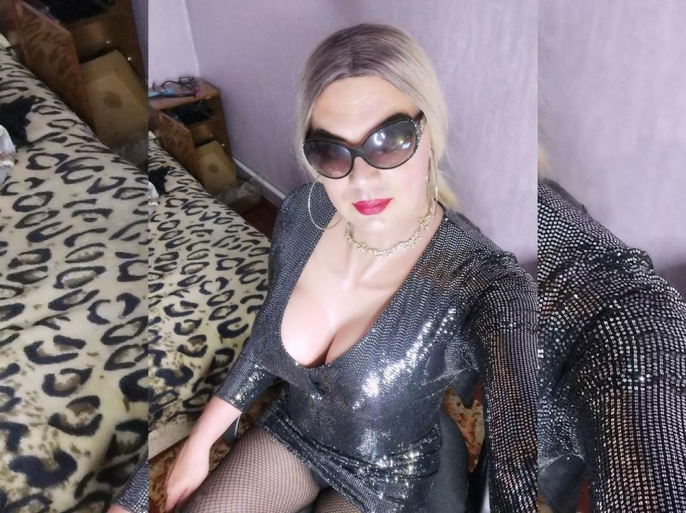 Webcam chat profile for VenusJade: Bondage & discipline