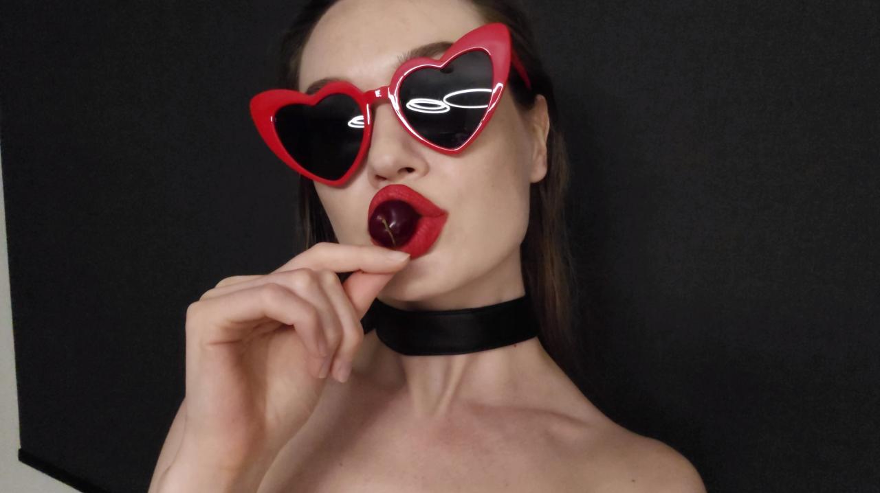 Webcam chat profile for OwnYourHeart: Dominatrix
