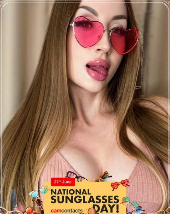 Webcam chat profile for 01HotBlond01