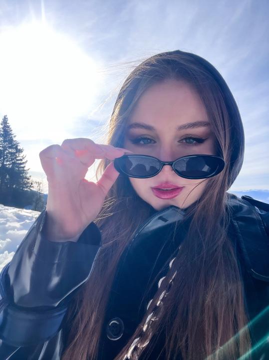 Webcam chat profile for MissRose: Leather