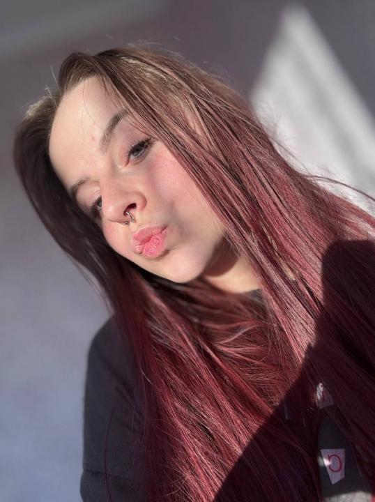 Webcam chat profile for GloriaA: Fitness