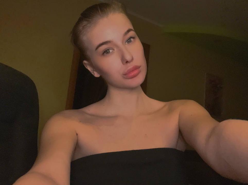 Webcam chat profile for A1linna: Ask about my Hobbies