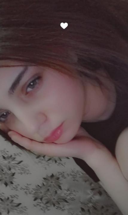 Webcam chat profile for evelynmuse: Piercings & tattoos