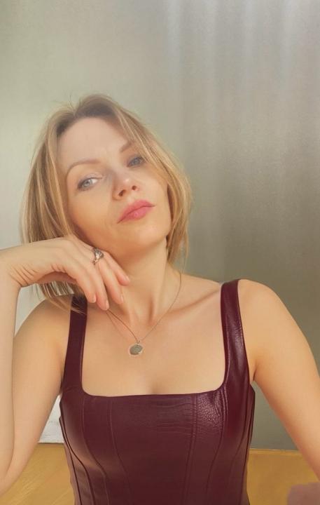 Webcam chat profile for LittleFoxyy: Outdoor Activities