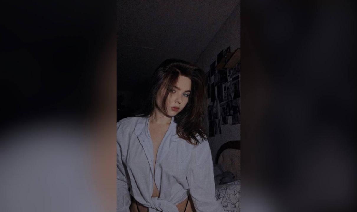 Webcam chat profile for HotQueen: Bondage & discipline