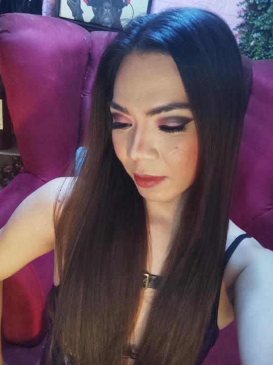 Webcam chat profile for HotSUMMER: Bondage & discipline