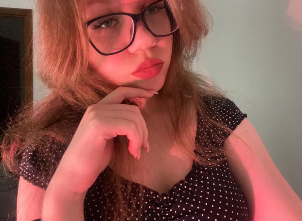 Webcam chat profile for VibeQueen: Ask about my Hobbies
