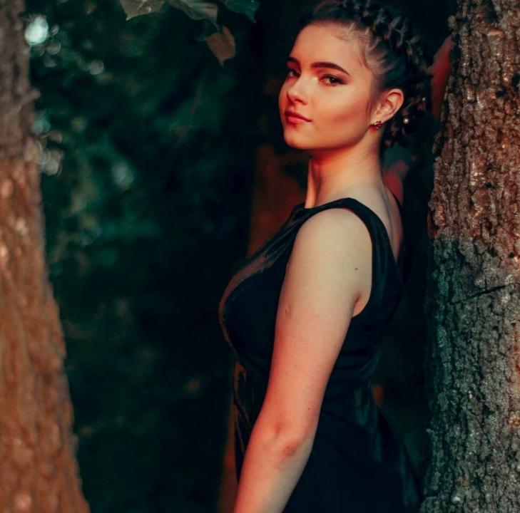 Webcam chat profile for NinaVibes: Ask about my Hobbies
