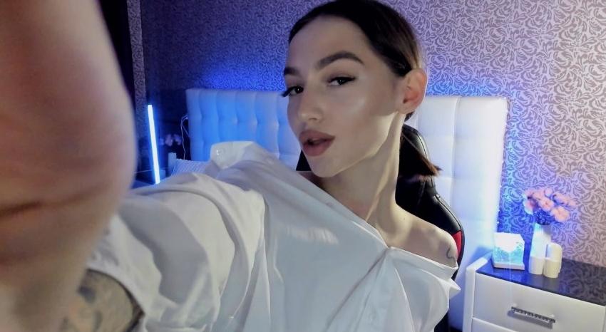 Webcam chat profile for SophieKiss: Leather