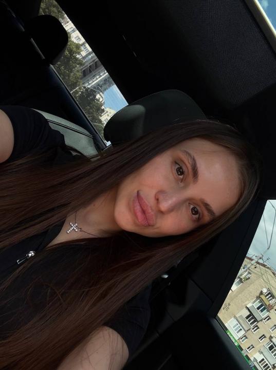 Webcam chat profile for Violet: Leather
