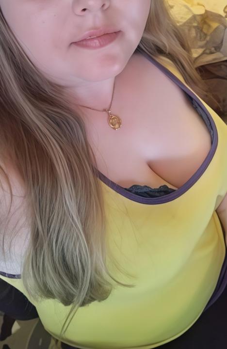 Webcam chat profile for hotcheeks: Ask about my other interests