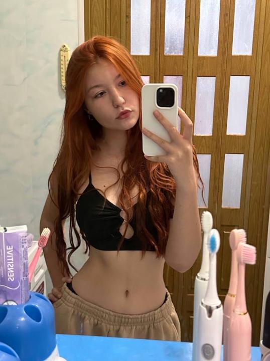 Webcam chat profile for LovelyFox: Ask about my Hobbies