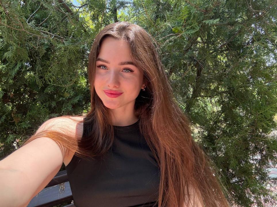 Webcam chat profile for Daciannie: Ask about my Hobbies