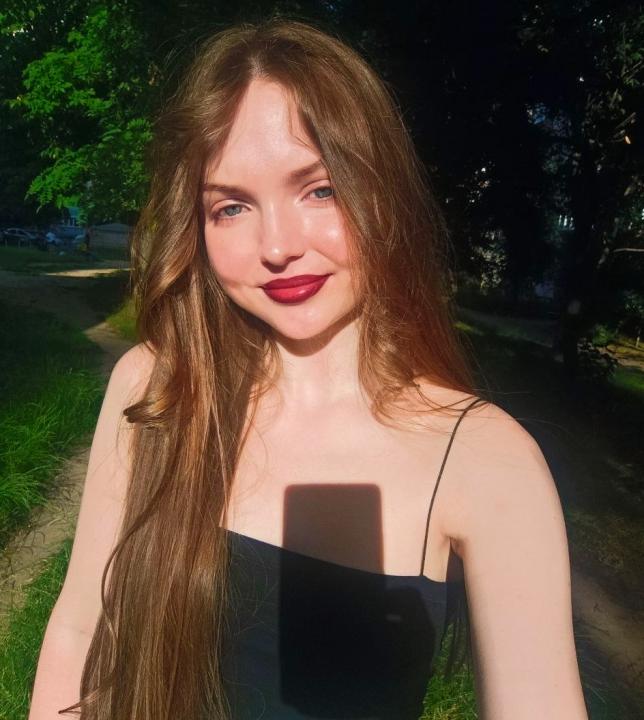 Webcam chat profile for BellaVerde: Outfits