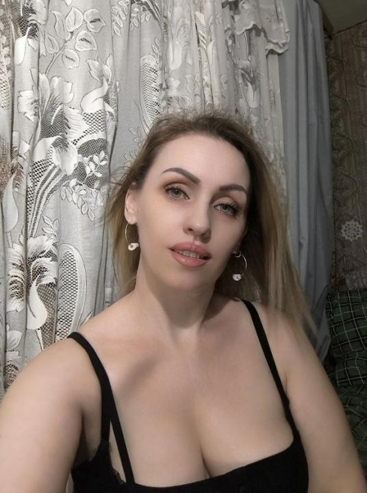 Webcam chat profile for Ra6quel: Legs, feet & shoes