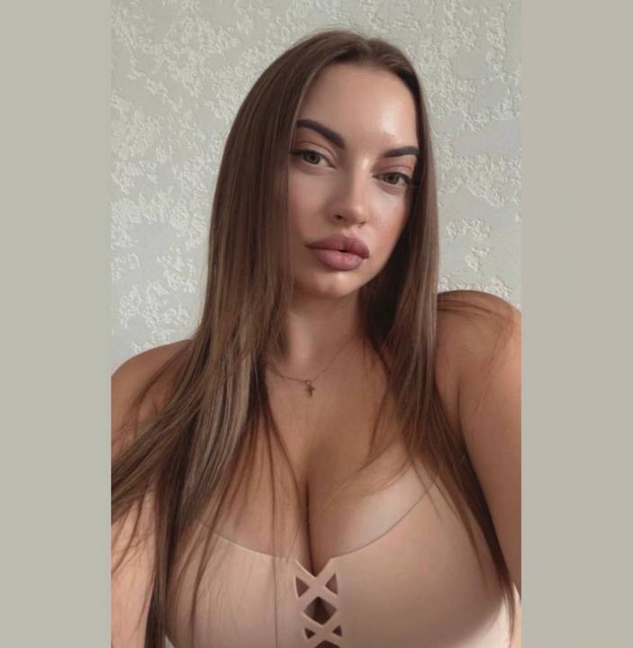 Webcam chat profile for Dellima: Ask about my other activities