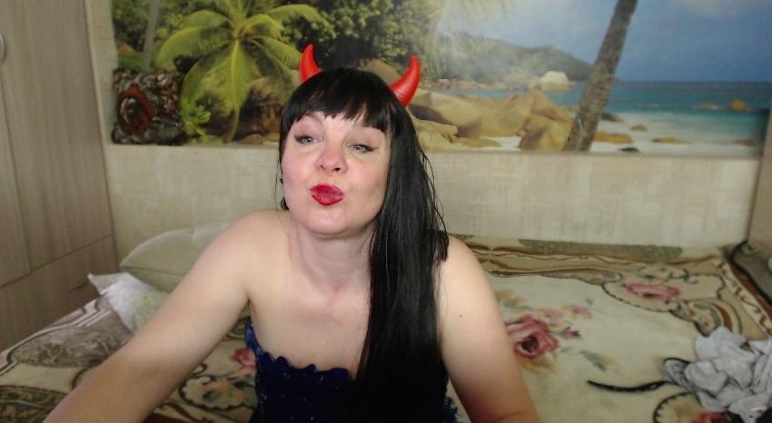 Webcam chat profile for Destinybbb: Bondage & discipline
