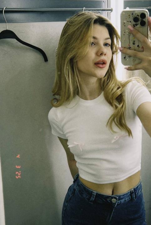 Webcam chat profile for RebelHeart: Ask about my Hobbies