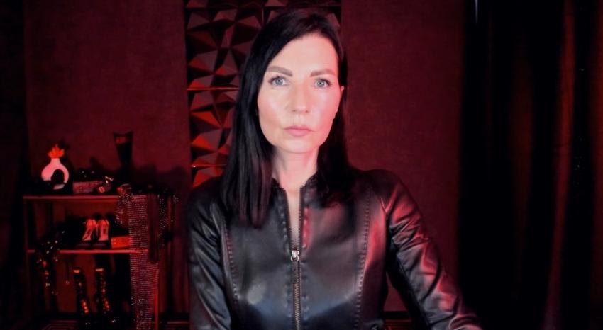 Webcam chat profile for MonicaCheerful: Dominatrix