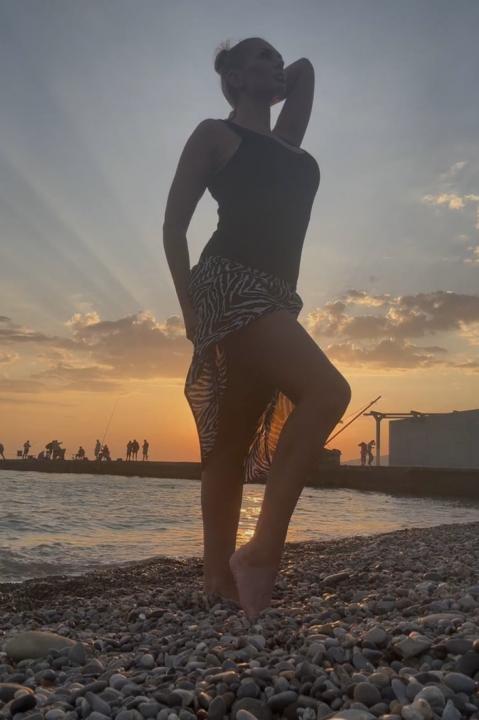 Webcam chat profile for WonderfulWoman: Outdoor Activities