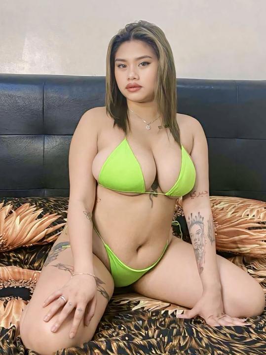 Webcam chat profile for Angelica4you: Kissing