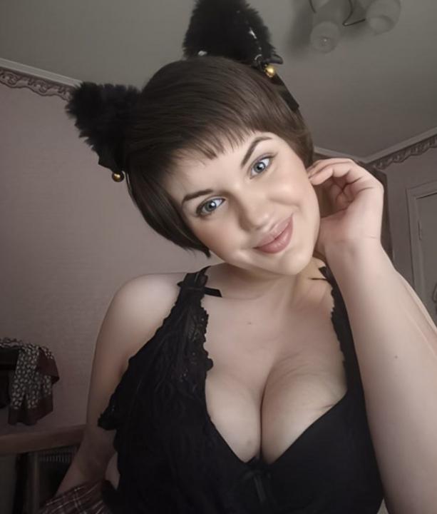 Webcam chat profile for MoonlitSiren
