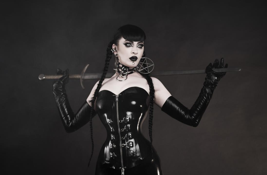 Webcam chat profile for DommeVenena: Dominatrix