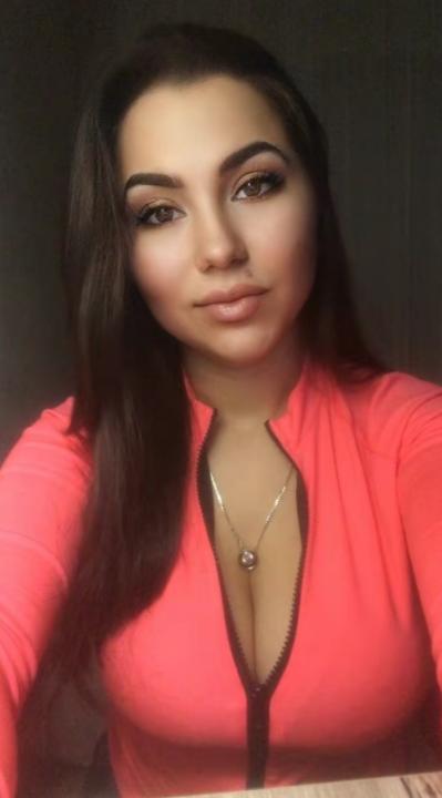 Webcam chat profile for Karolina24