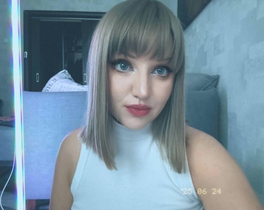 Webcam chat profile for LunaShine: Ask about my Hobbies