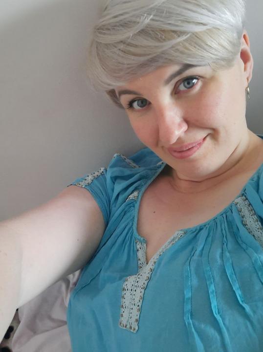 Webcam chat profile for Celestara: Cooking