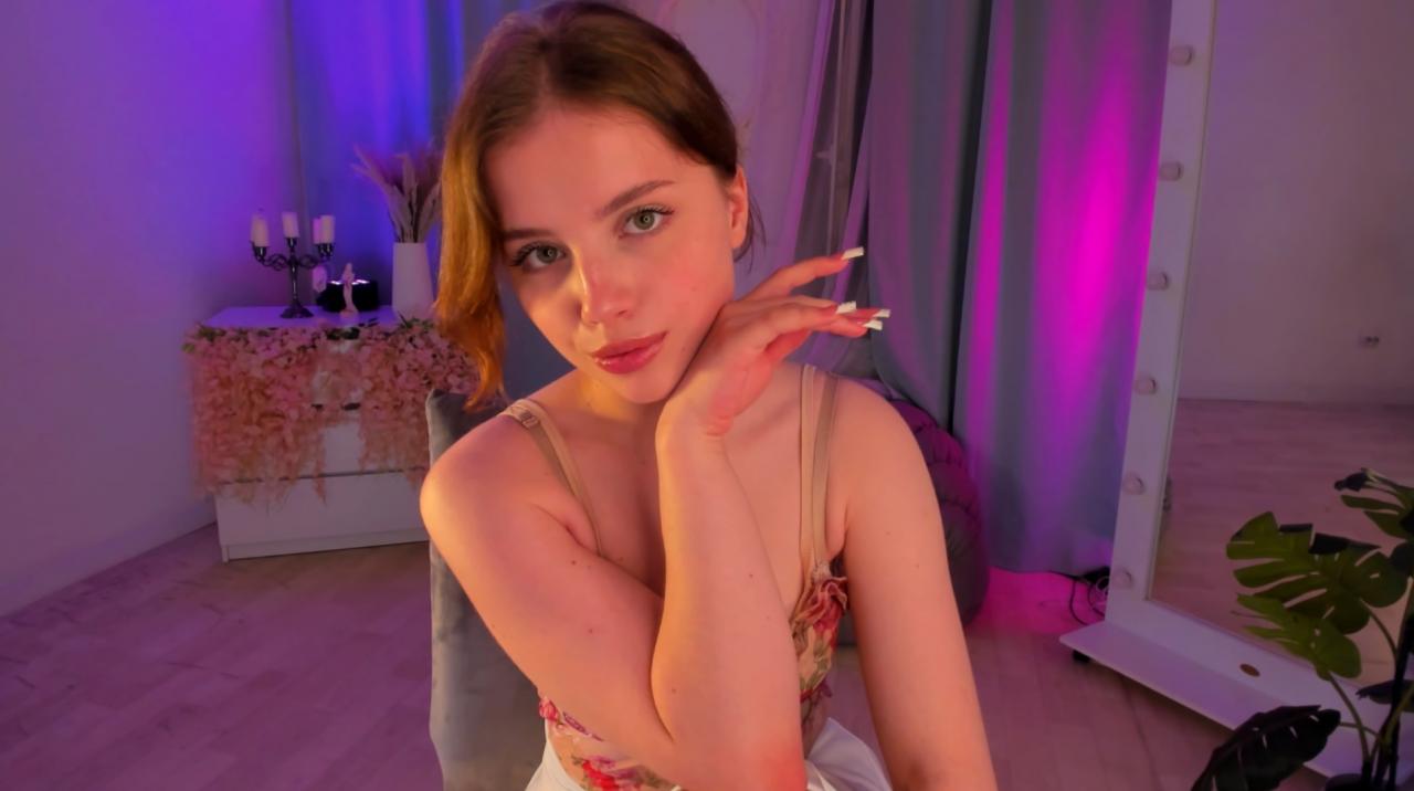 Webcam chat profile for GabiAddams: Legs, feet & shoes