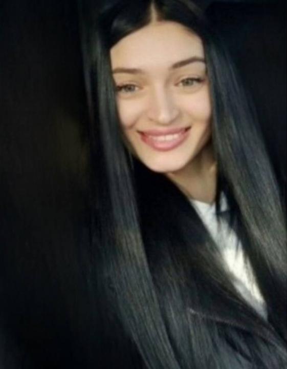 Webcam chat profile for SweetLyra: Ask about my Hobbies