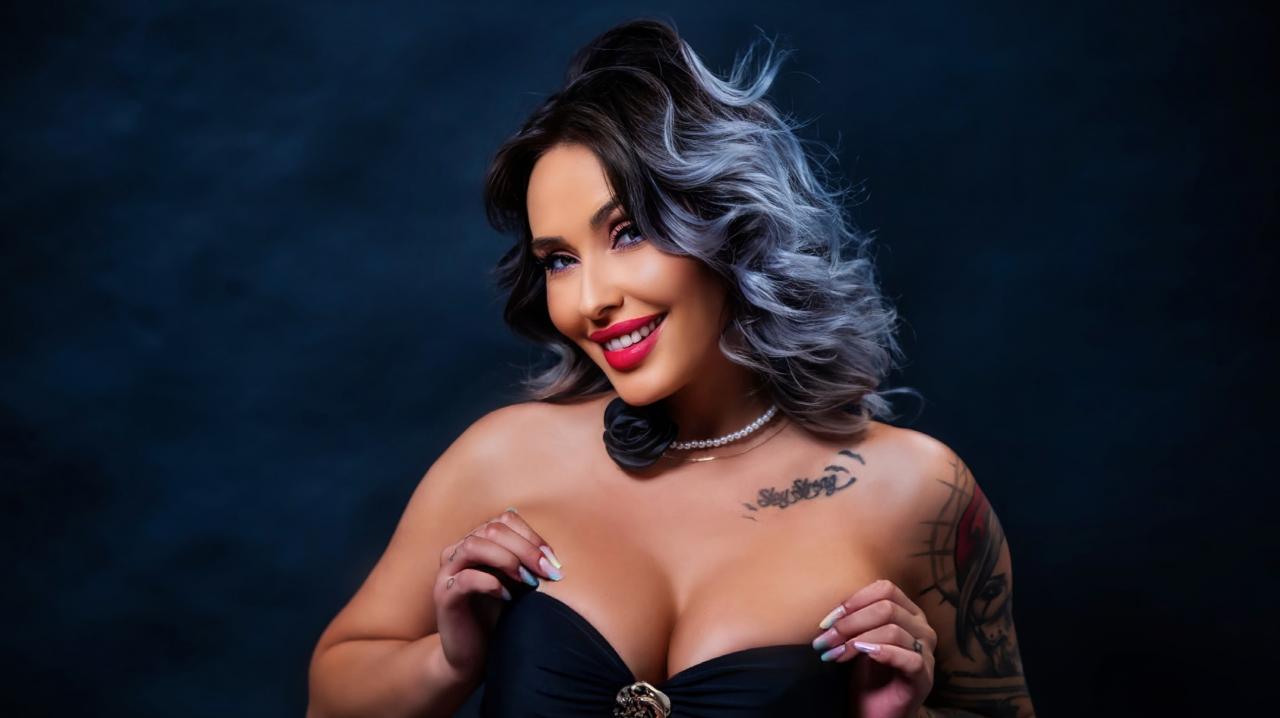 Webcam chat profile for IssaSmith: Dominatrix