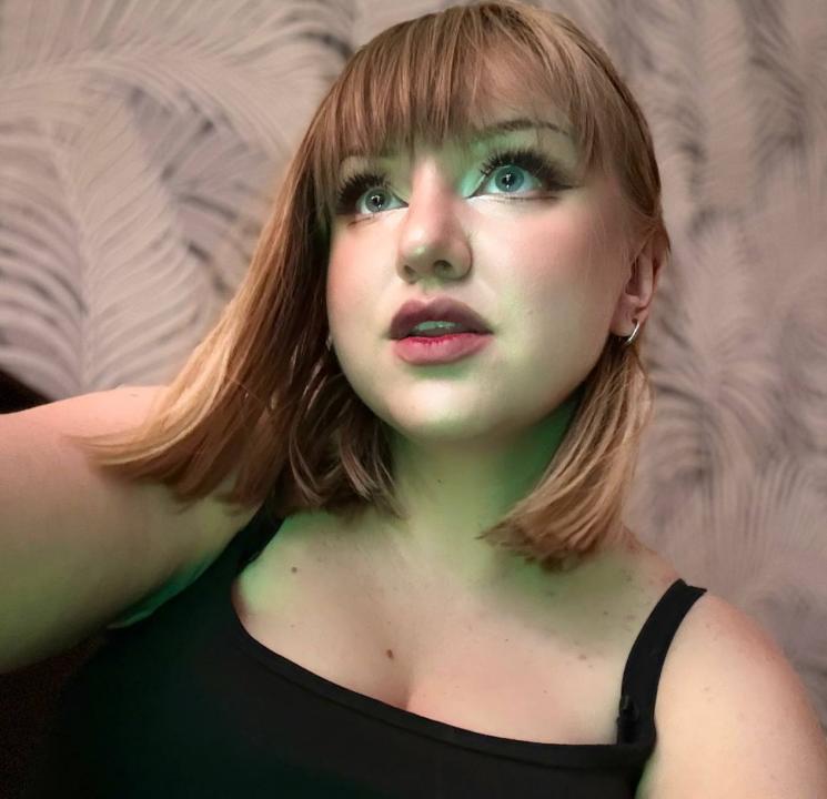 Webcam chat profile for LunaShine: Leather