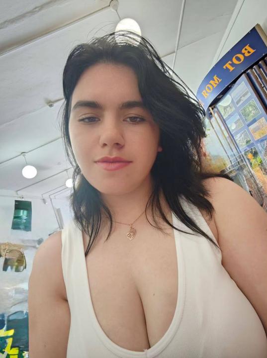Webcam chat profile for Hailey: Ask about my Hobbies