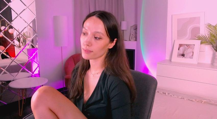 Webcam chat profile for AgnesGoddes: Legs, feet & shoes