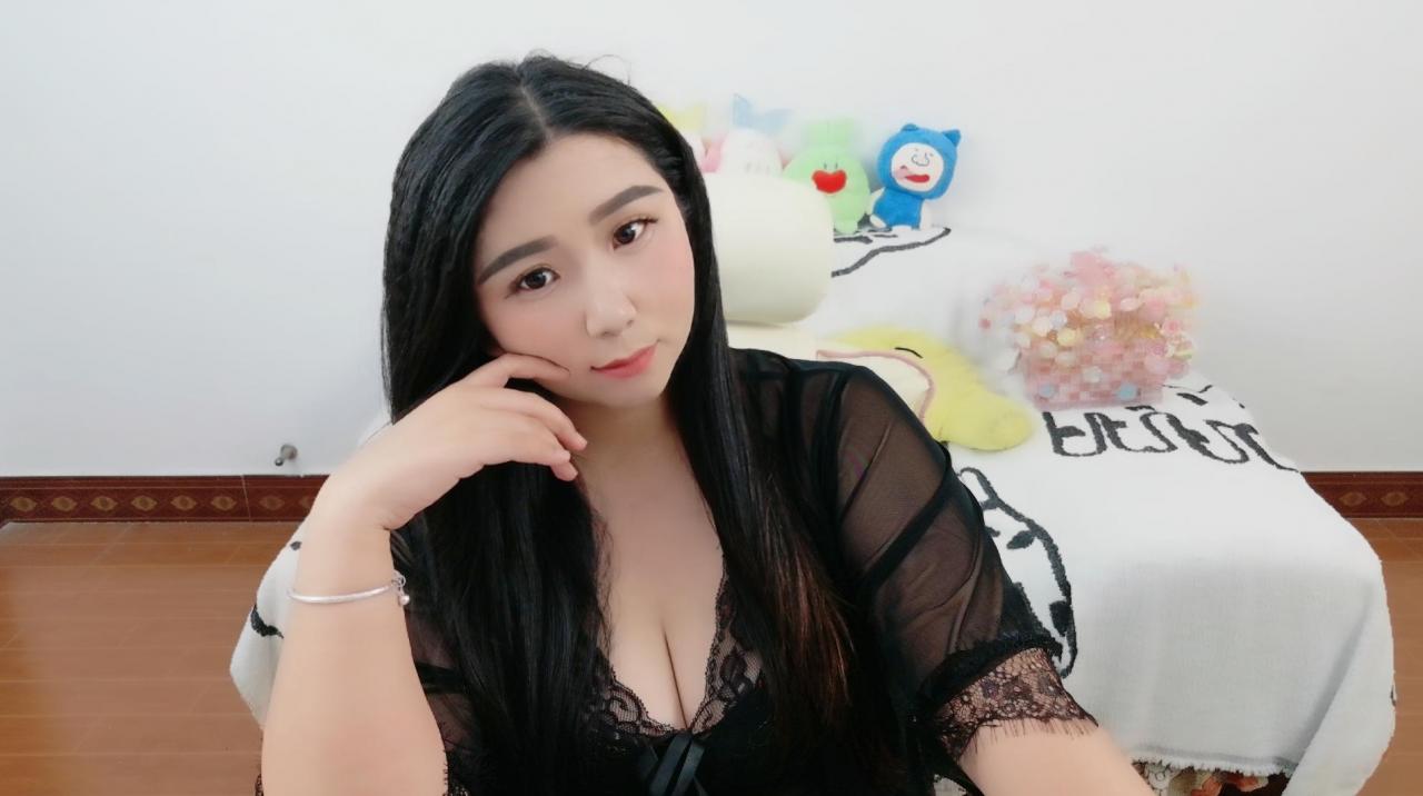Webcam chat profile for BritneyEva: Leather