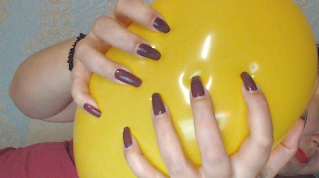 Webcam chat profile for LuckyLilu: Legs, feet & shoes