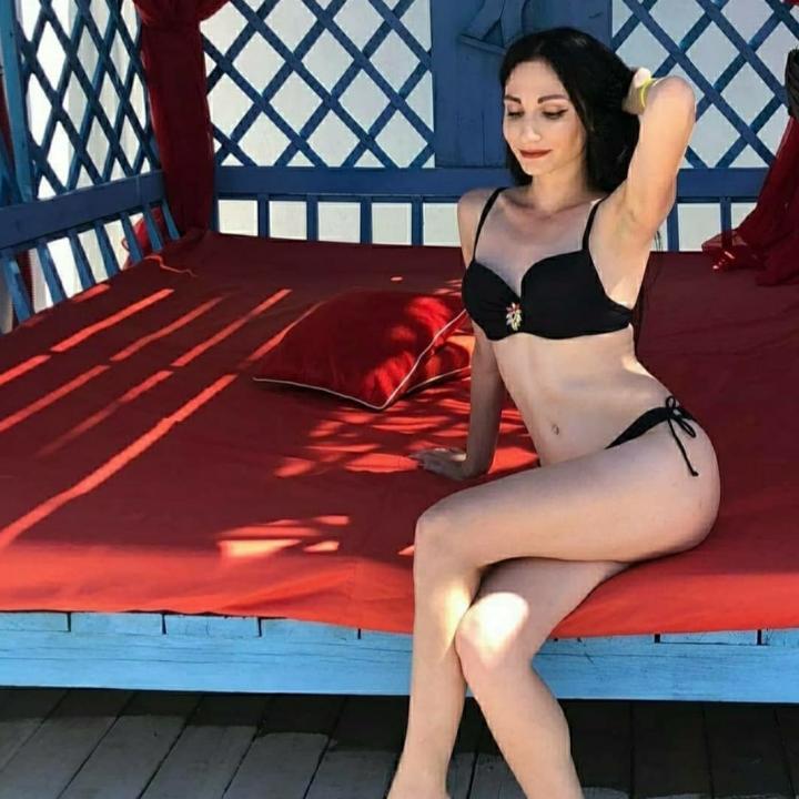 Webcam chat profile for MissLollipop: Strip-tease