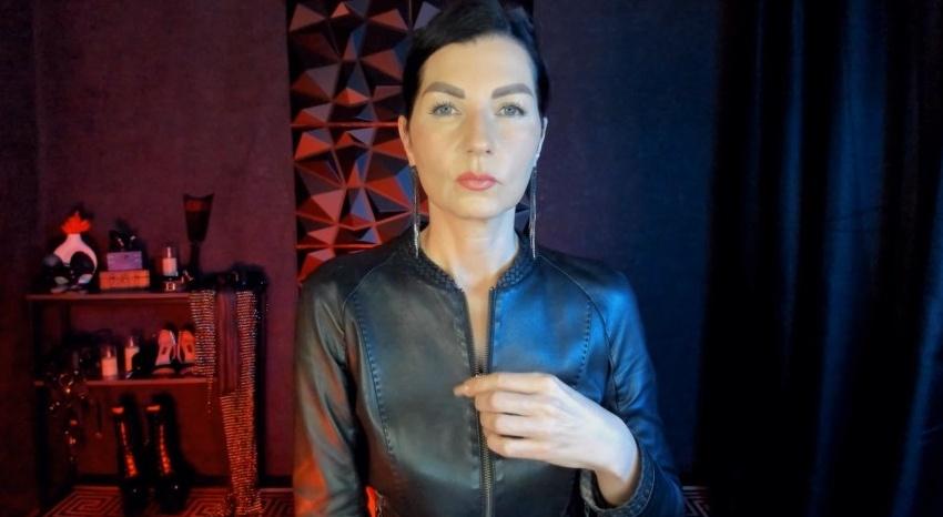 Webcam chat profile for MonicaCheerful: Dominatrix