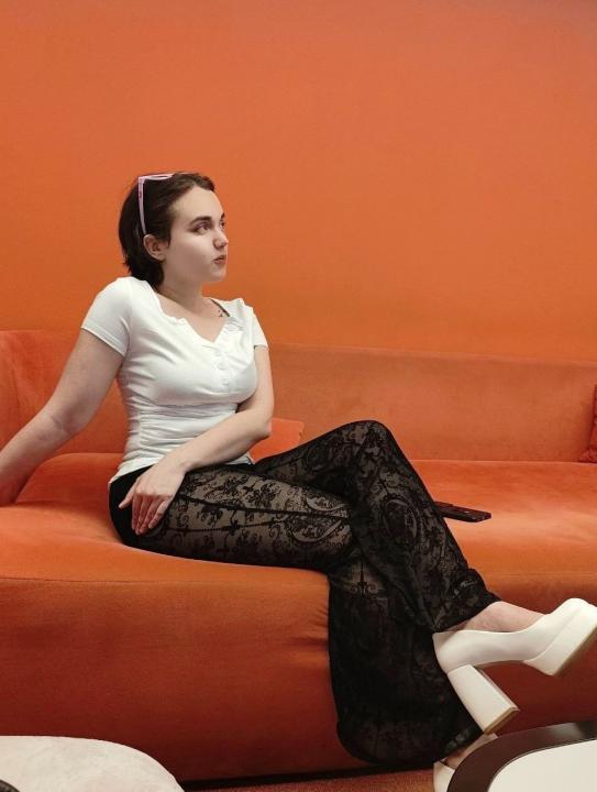Webcam chat profile for SweetWhisper: Outfits