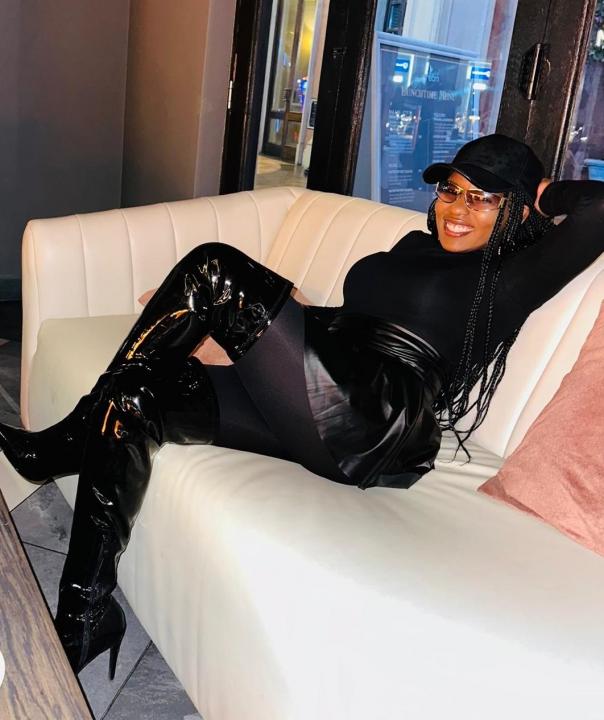 Webcam chat profile for CherryOnTop: Bondage & discipline