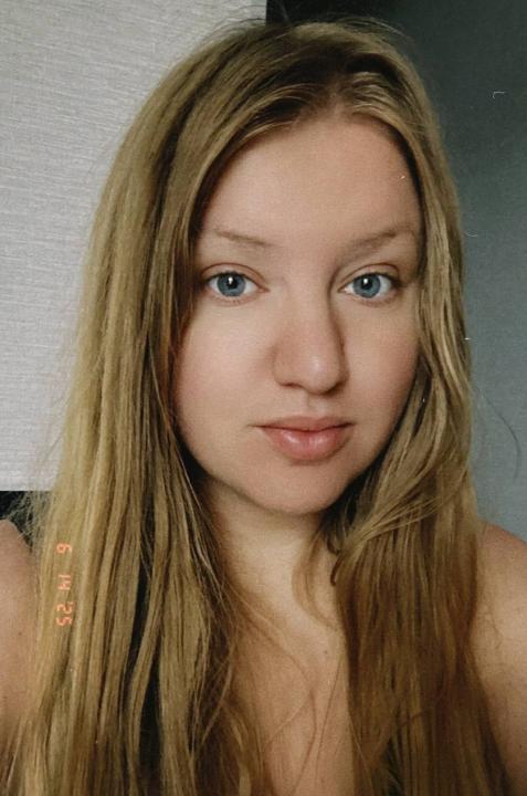 Webcam chat profile for LunaShine: Leather