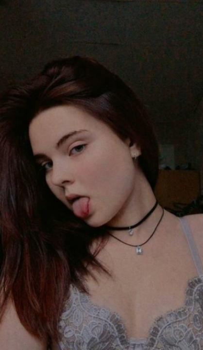 Webcam chat profile for HotQueen: Leather