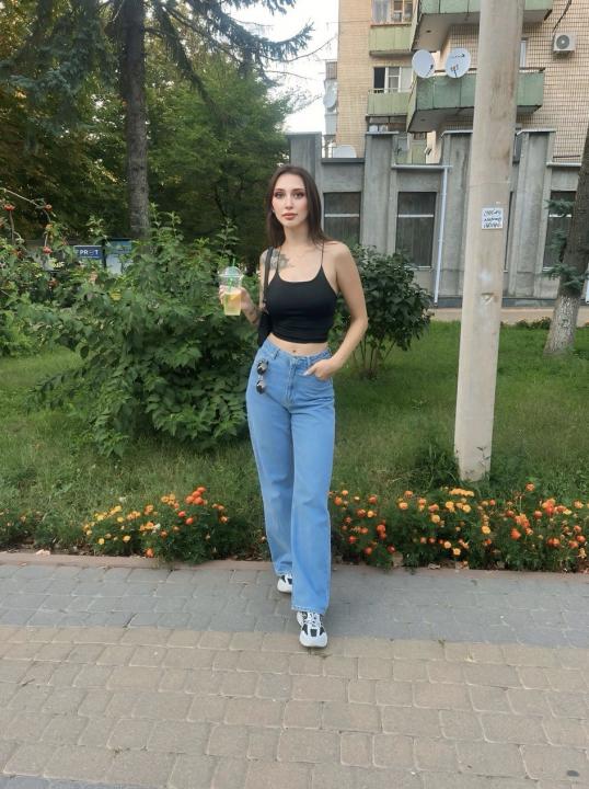 Webcam chat profile for Alissa00666: Outfits