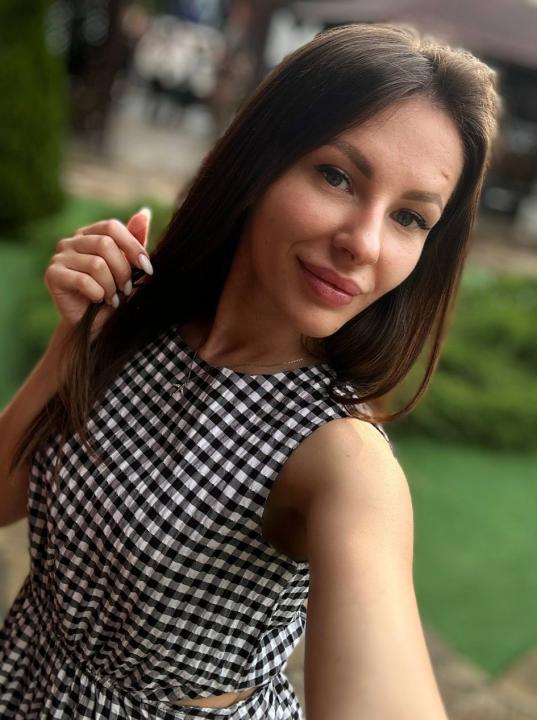 Webcam chat profile for 01CHANEL: Leather
