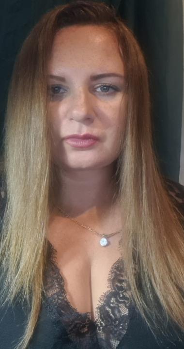 Webcam chat profile for AnetMiss: Cooking