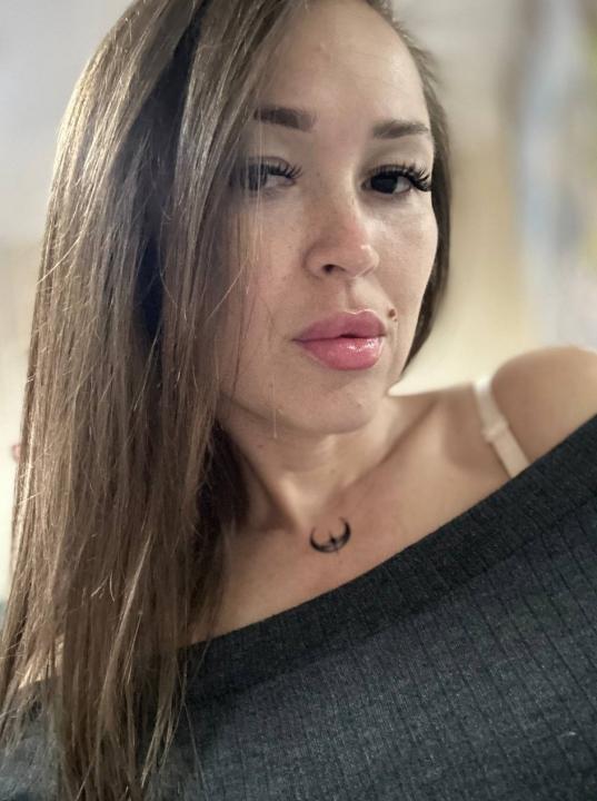 Webcam chat profile for Margosha1: Smoking